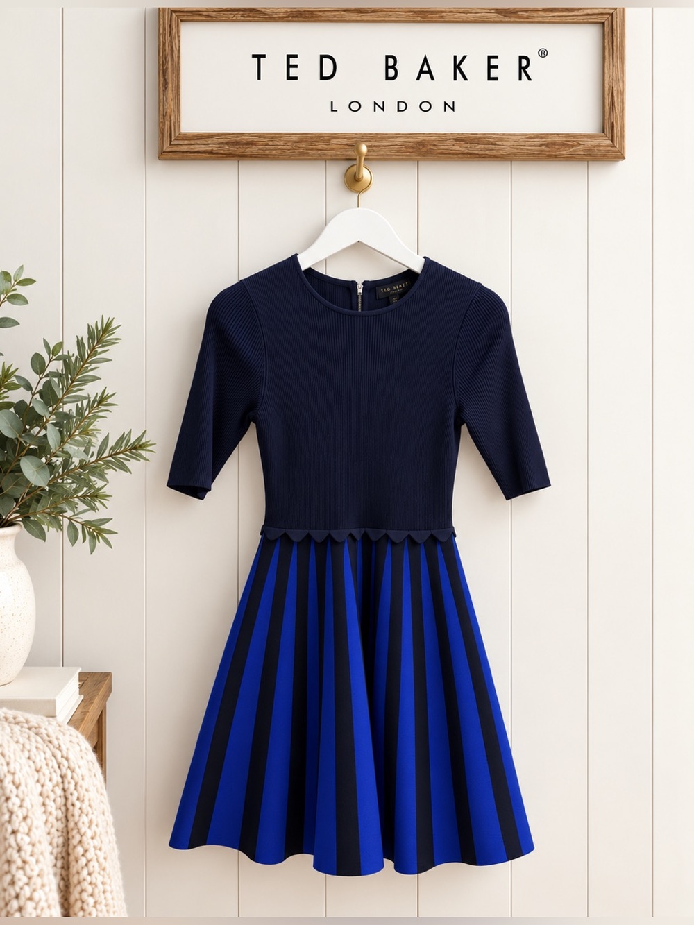 Ted Baker Salyee Short Sleeve Knit Skater Dress | Dark Blue | Size 2 / US 6
